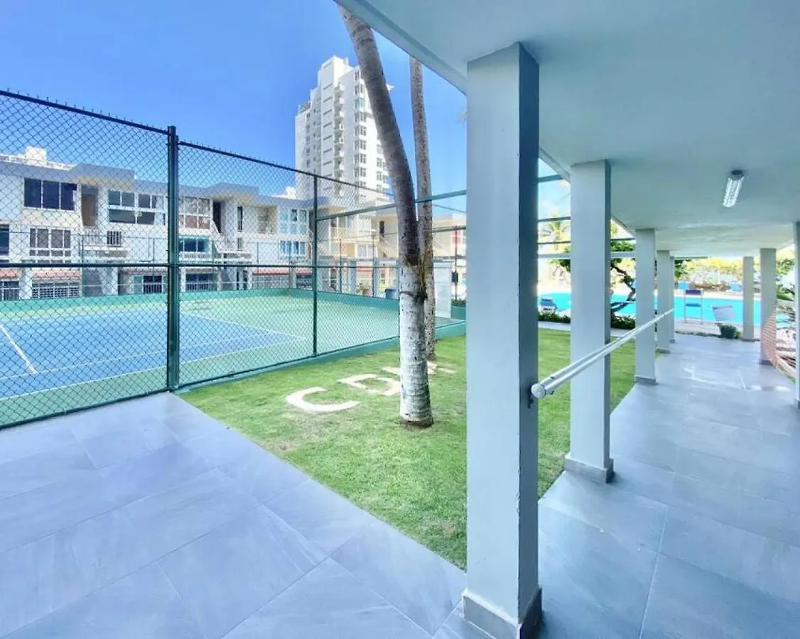 산후안 Kasa Poolside Balcony For 2 아파트